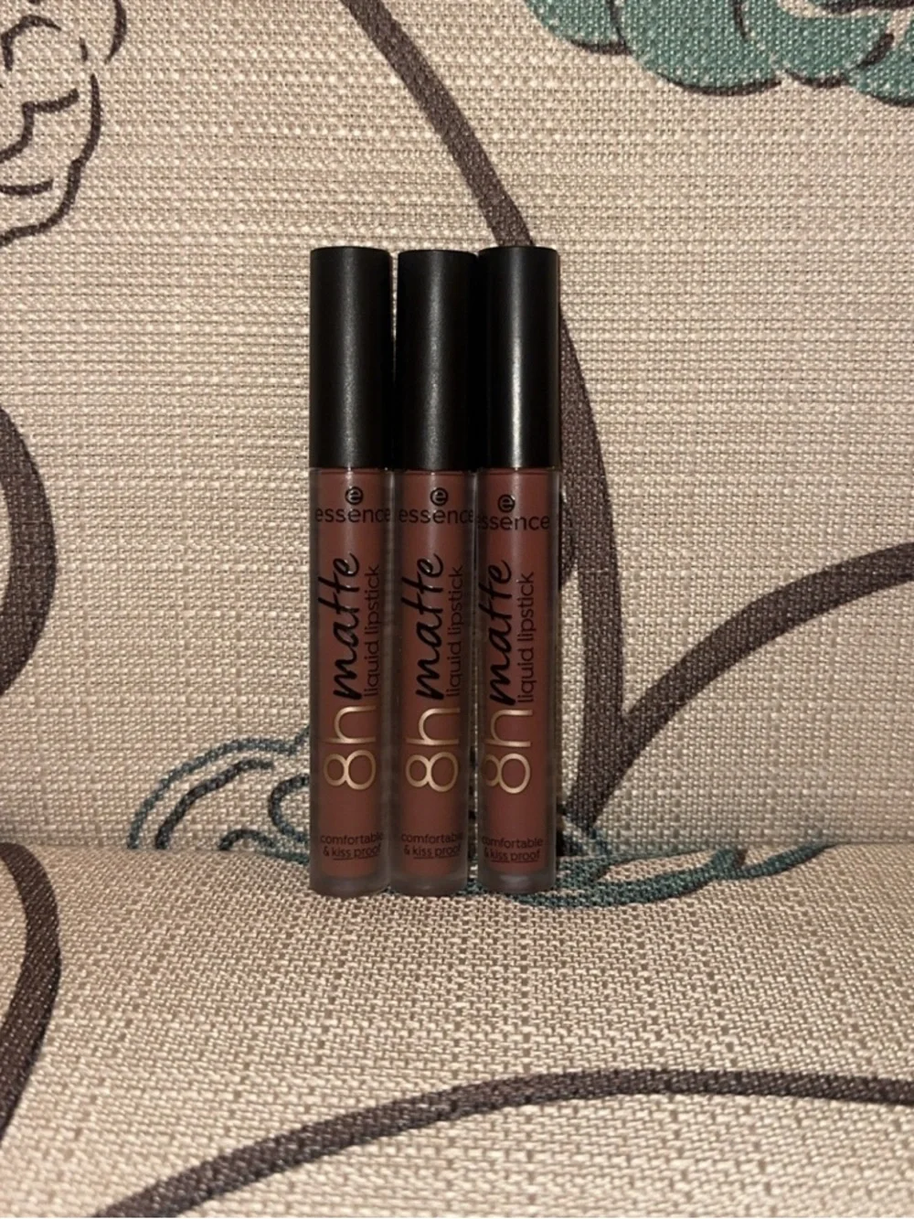 Essence 8h Matte Liquid Lipstick